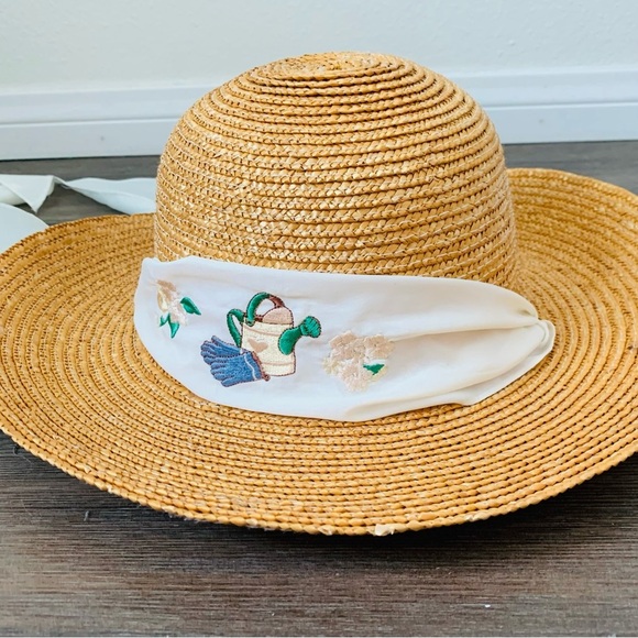 Straw hat - Picture 8 of 10